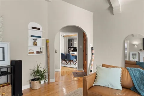 $1,295,000 | 3903 West 59th Place, Los Angeles, CA 90043