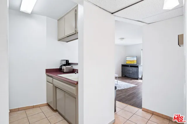 $2,000 | 3600 Bagley Avenue, Unit 206, Los Angeles, CA 90034