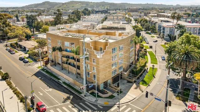 $2,000 | 3600 Bagley Avenue, Unit 206, Los Angeles, CA 90034