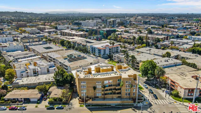 $2,000 | 3600 Bagley Avenue, Unit 206, Los Angeles, CA 90034