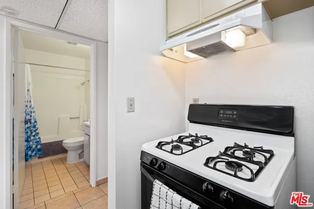 $2,000 | 3600 Bagley Avenue, Unit 206, Los Angeles, CA 90034