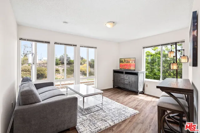 $2,000 | 3600 Bagley Avenue, Unit 206, Los Angeles, CA 90034