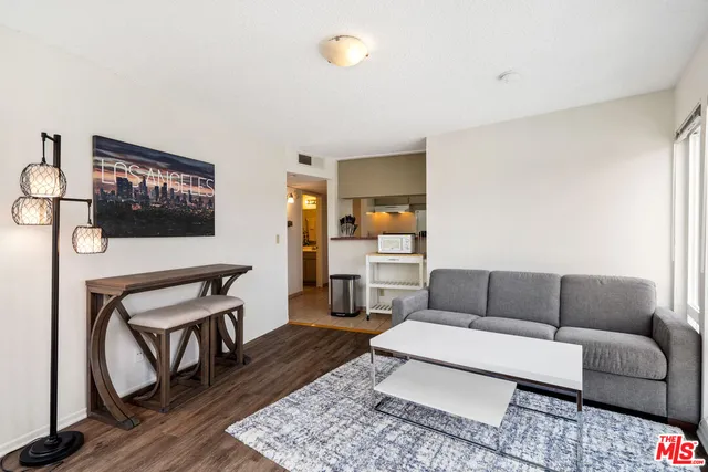 $2,000 | 3600 Bagley Avenue, Unit 206, Los Angeles, CA 90034