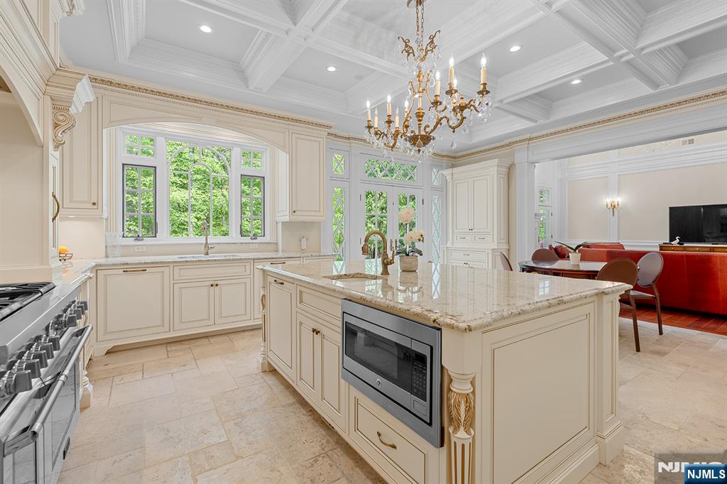 1 Sandstone Ridge Upper Saddle River, NJ 07458 - Photo 11 of 48