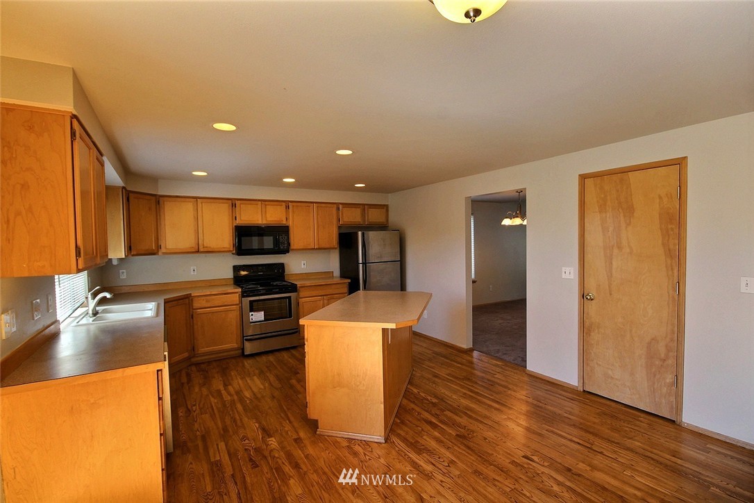 531 South 53rd Place Renton, WA 98055 - Photo 6 of 25
