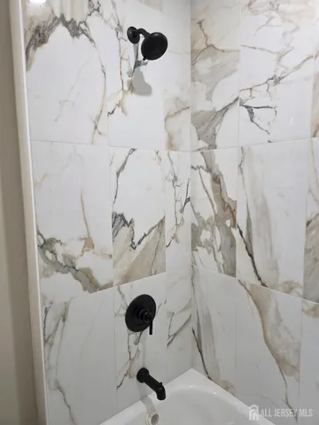 $2,100 | 93 Player Avenue, Edison, NJ 08817