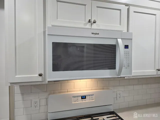 $2,100 | 93 Player Avenue, Edison, NJ 08817