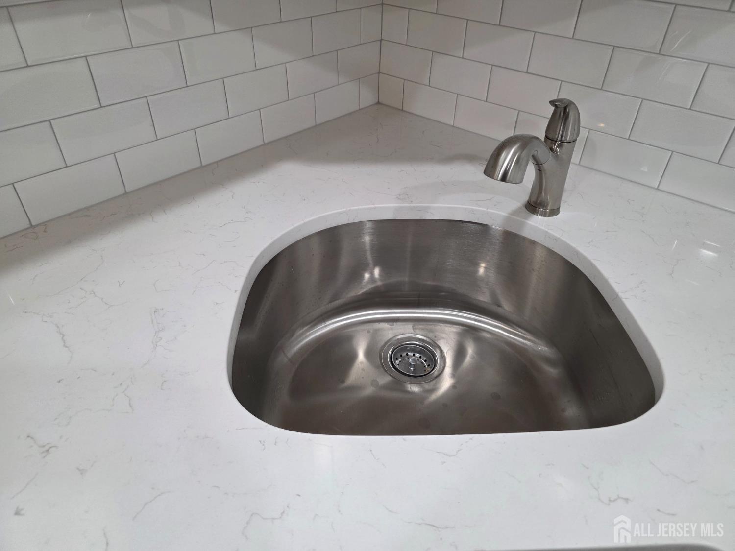 93 Player Avenue Edison, NJ 08817 - Photo 25 of 29 a close view of sink
