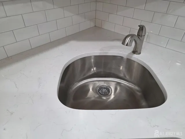 $2,100 | 93 Player Avenue, Edison, NJ 08817