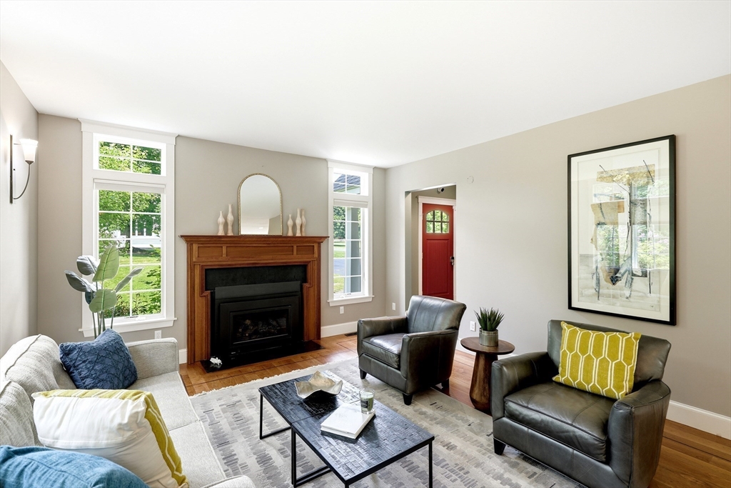 36 Sovereign Way Northampton, MA 01062 - Photo 5 of 39