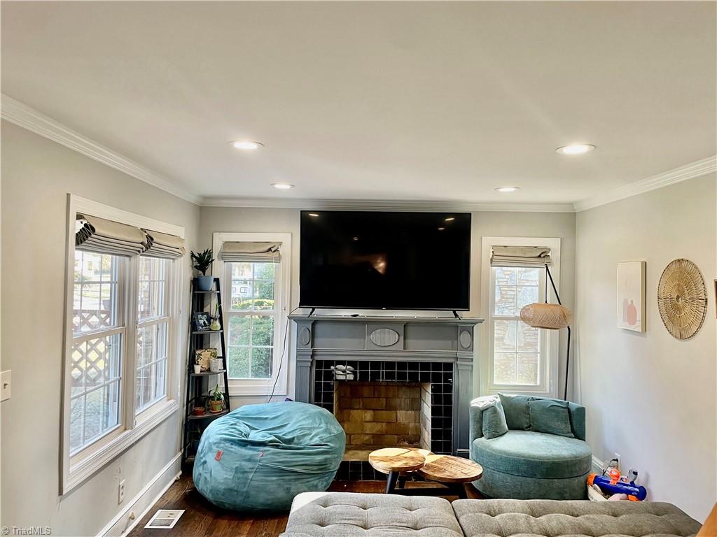 711 Forrest Street High Point, NC 27262 - Photo 5 of 35 Gallery Image 5
