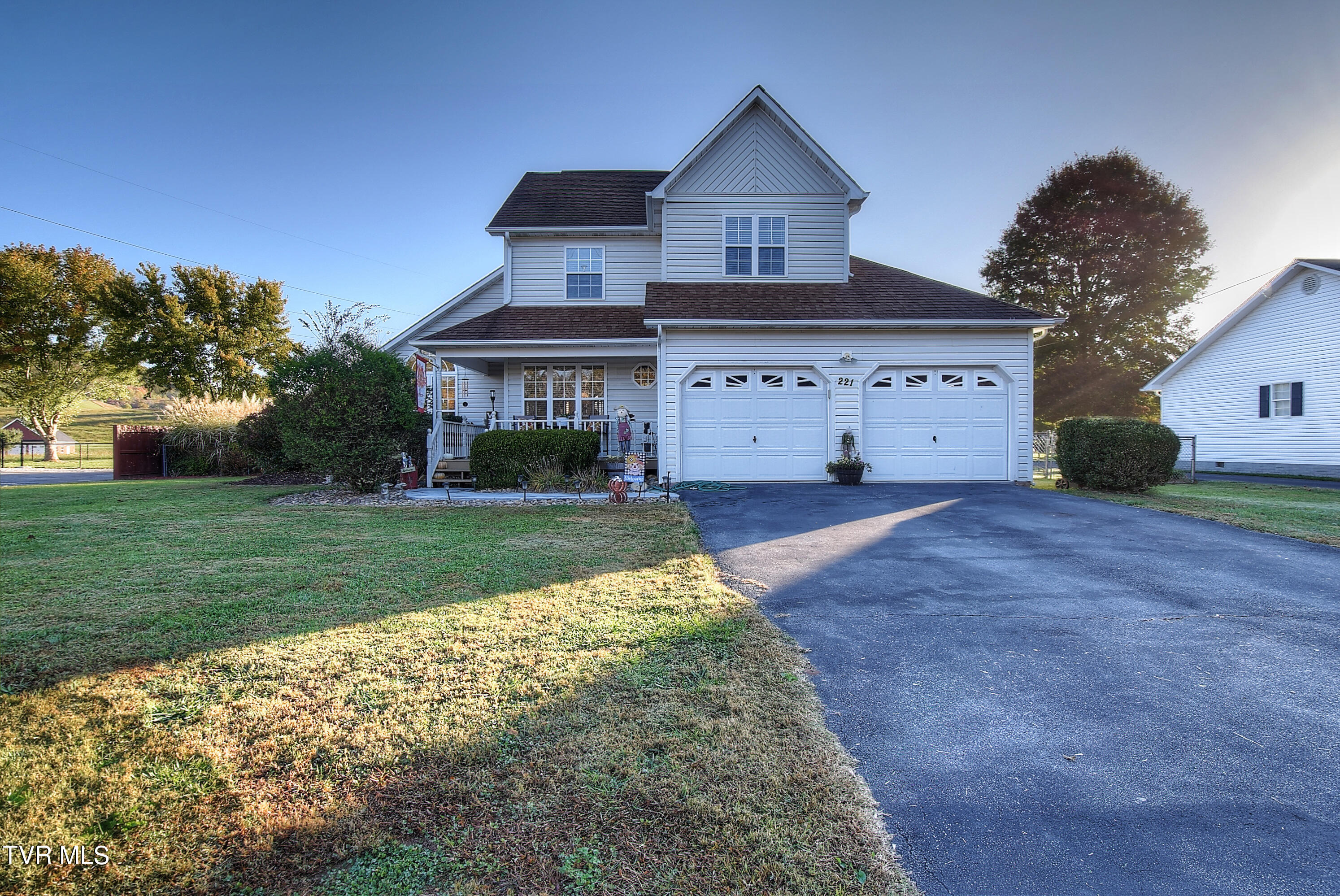 221 Blue Springs Road Elizabethton, TN 37643 - Photo 1 of 47 1