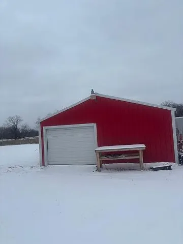 $185,000 | 5246 North Nicholson Road, Fowlerville, MI 48836