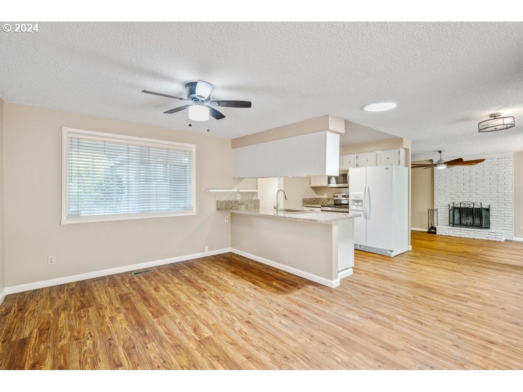 361 Southwest 4th Street Gresham, OR 97080 - Photo 17 of 48 Gallery Image 17