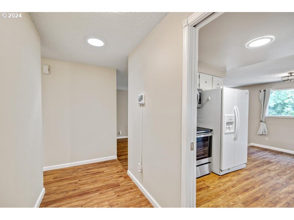 361 Southwest 4th Street Gresham, OR 97080 - Photo 5 of 48 Gallery Image 5