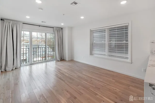 $3,200 | 73 Stuyvesant Avenue, Unit 1, Newark, NJ 07106
