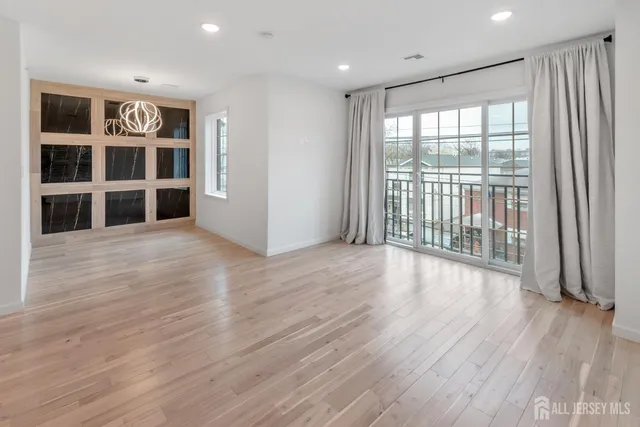 $3,200 | 73 Stuyvesant Avenue, Unit 1, Newark, NJ 07106