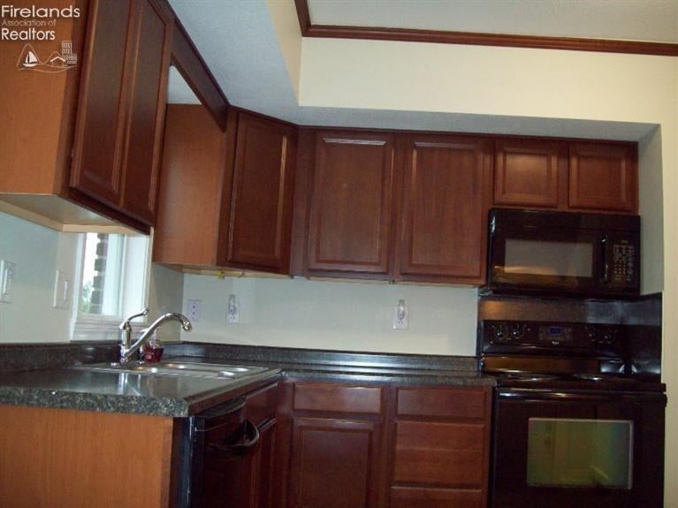 1436 Hollyrood Road Sandusky, OH 44870 - Photo 5 of 10 Gallery Image 5