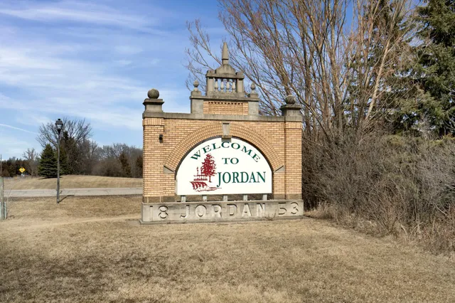 $577,990 | 1315 Beaumont Boulevard, Jordan, MN 55352