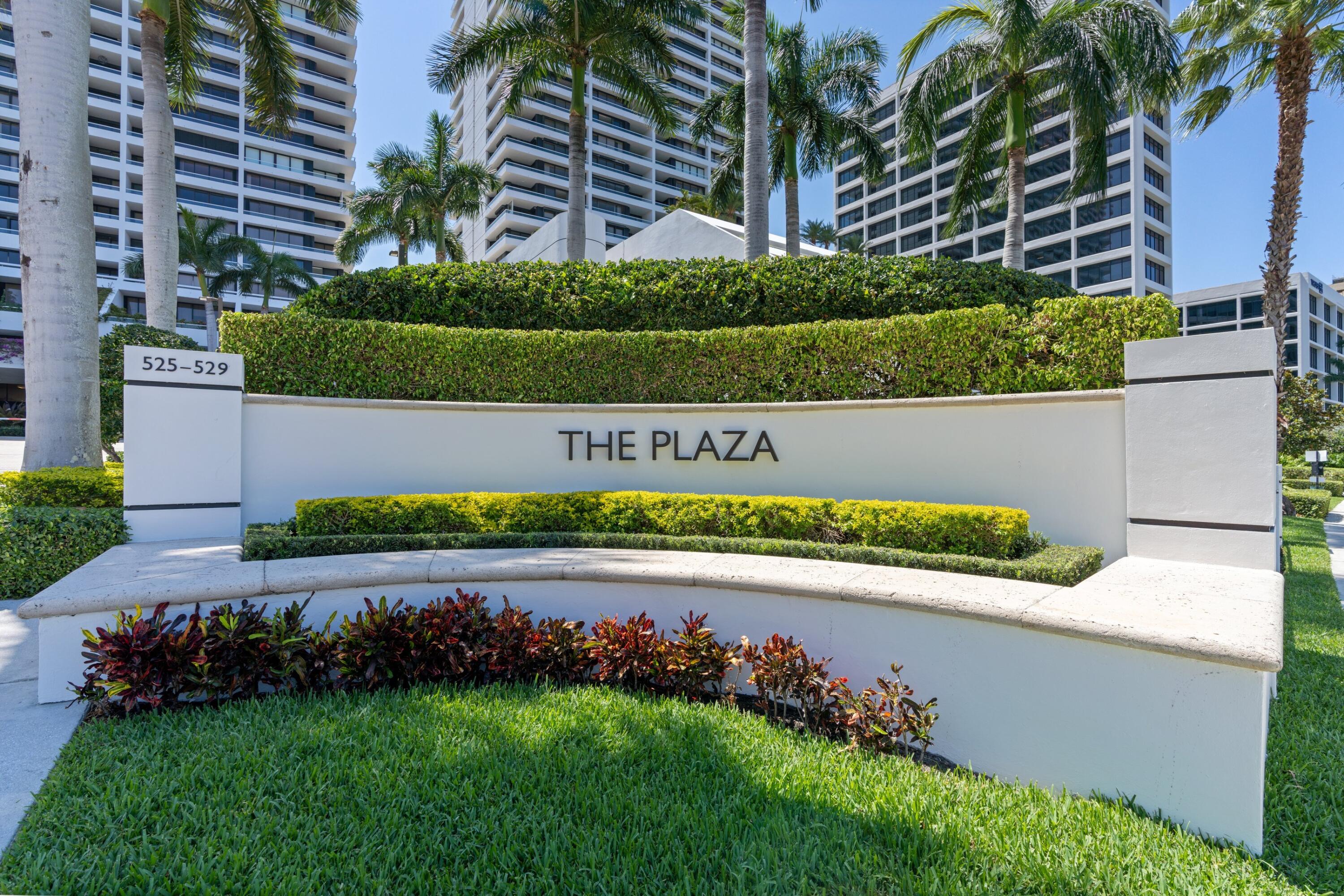 529 South Flagler Drive, Unit 6E West Palm Beach, FL 33401 - Photo 2 of 24 a view of a back yard of the house