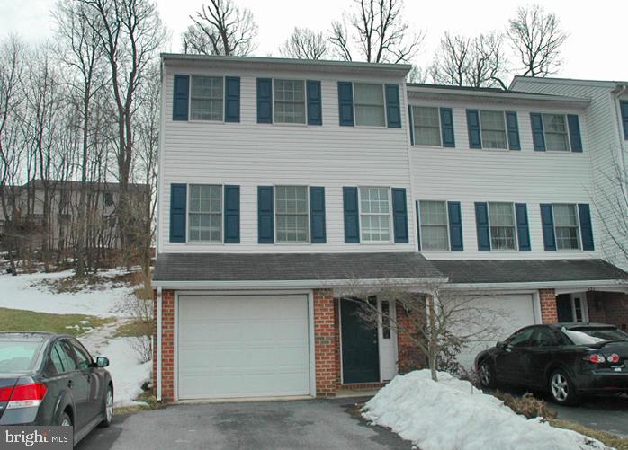 423 Crosswinds Drive Lititz, PA 17543 - Photo 4 of 15