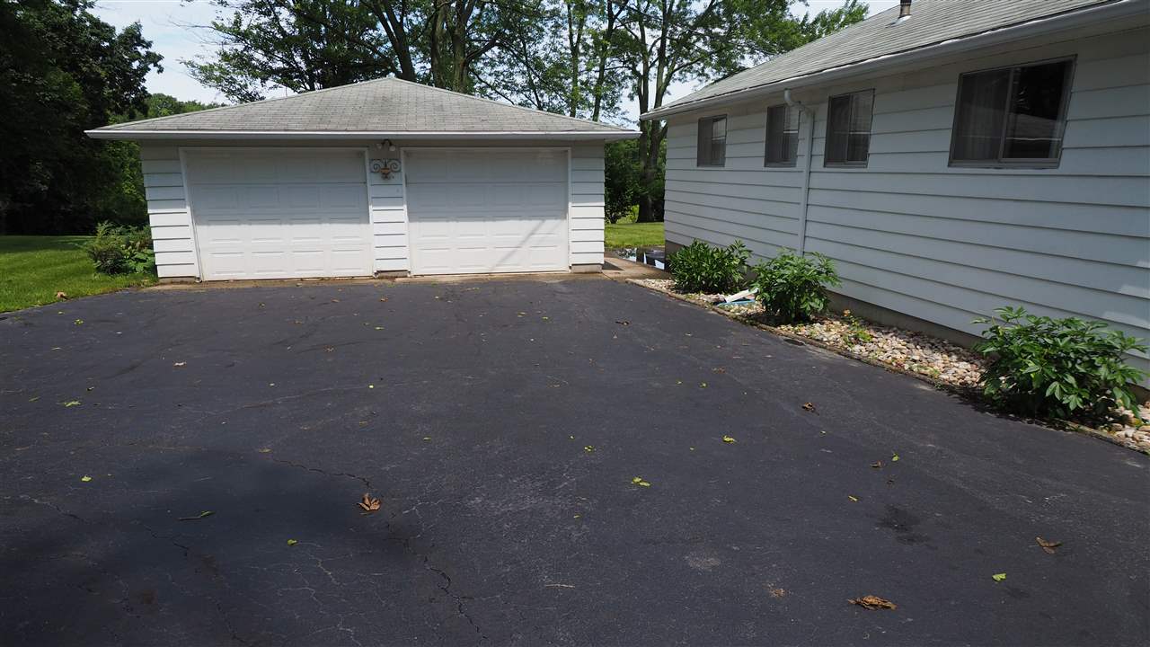 9143 Muldoon Road Fort Wayne, IN 46819 - Photo 3 of 12