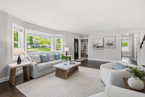 $750,000 | 4850 West 64th Street, Edina, MN 55435