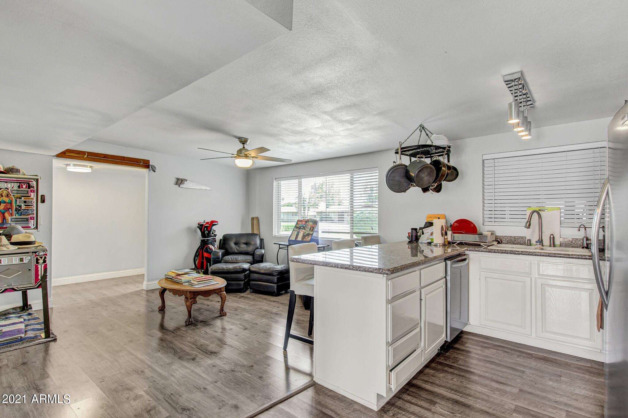 3734 West Griswold Road Phoenix, AZ 85051 - Photo 3 of 23 22-Griswold