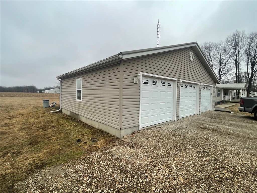 312 5th Street Cowden, IL 62422 - Photo 5 of 24