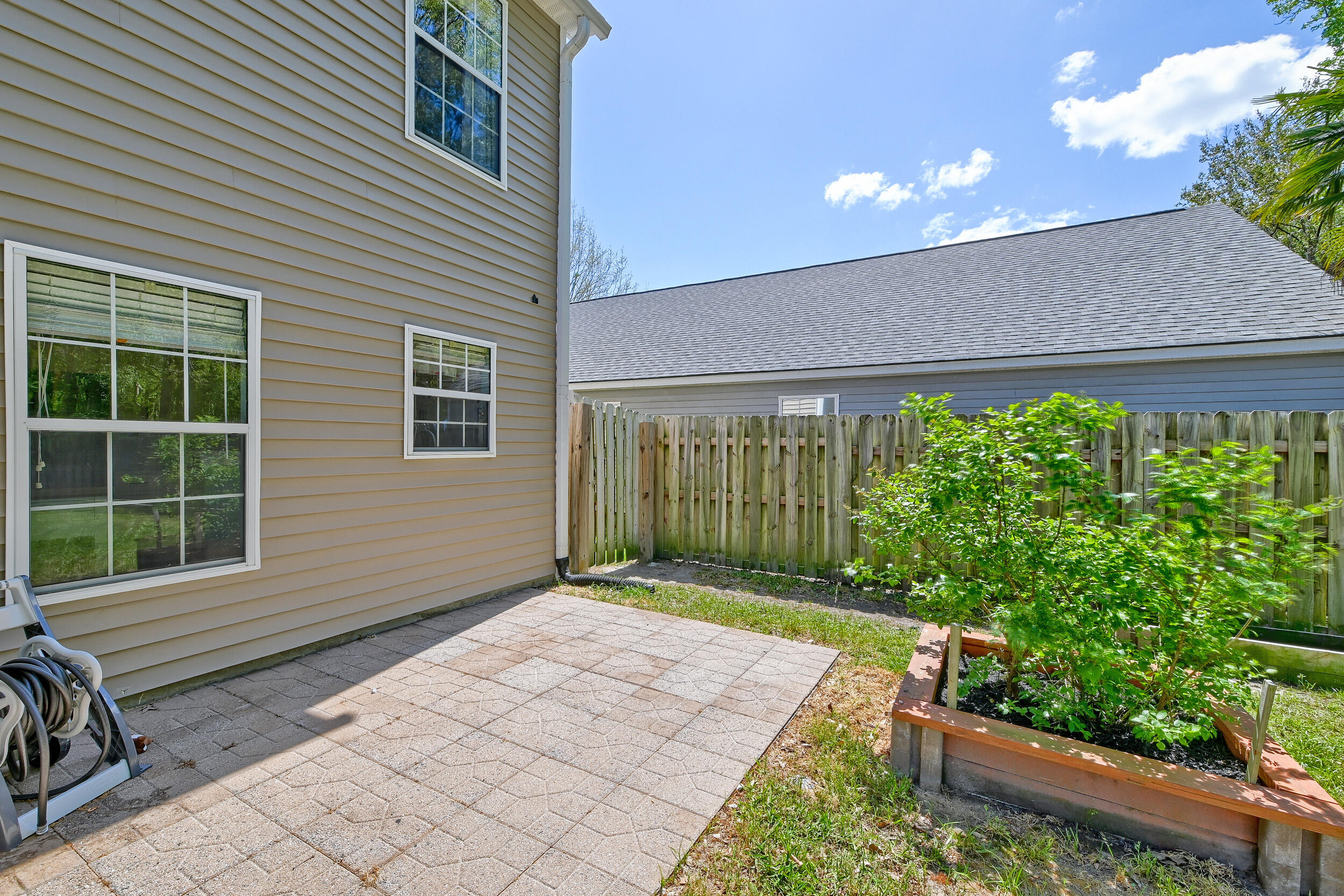 124 Hammerbeck Road Summerville, SC 29483 - Photo 8 of 49 124 Hammerbeck-35