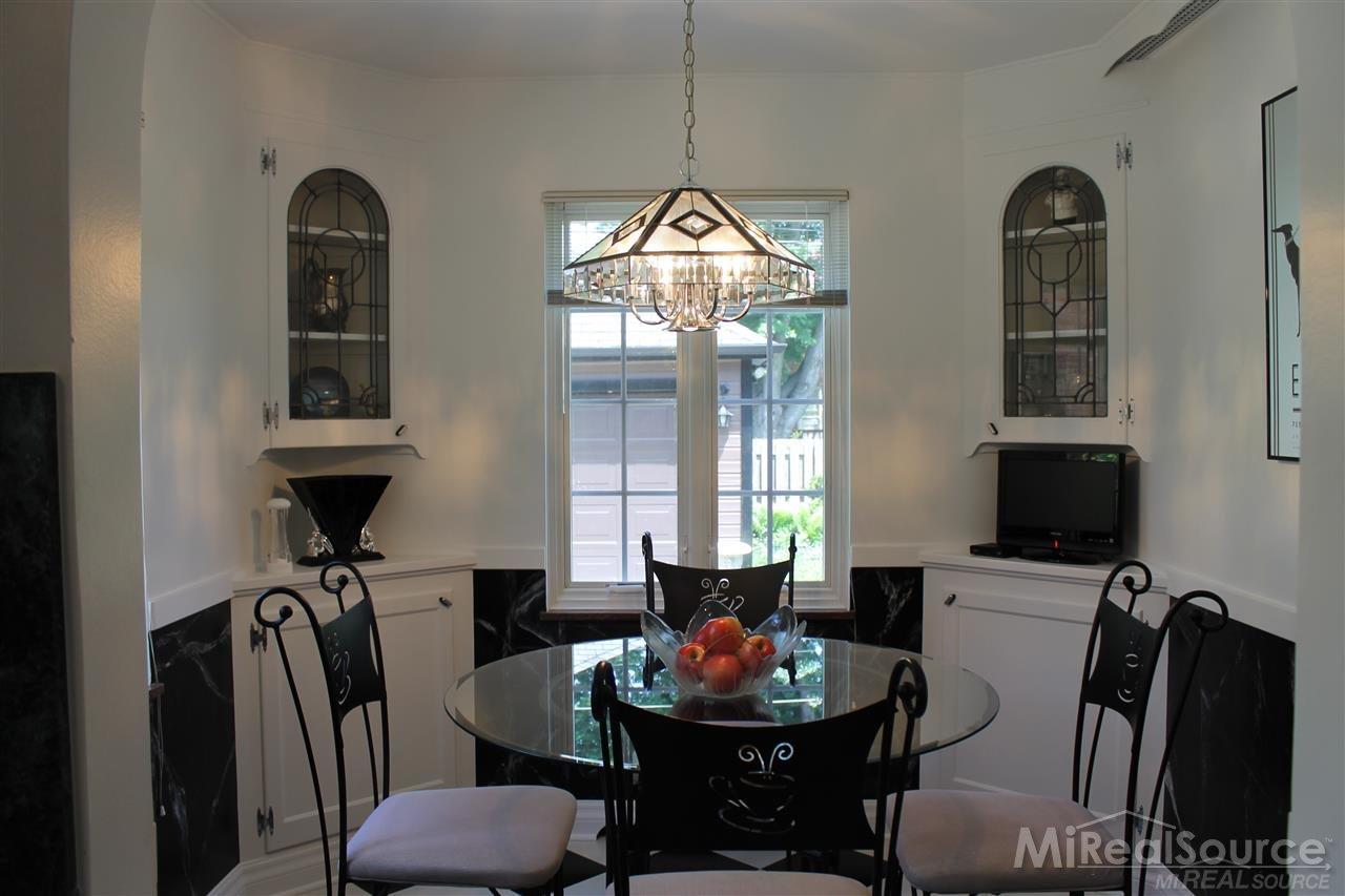758 Barrington Road Grosse Pointe, MI 48230 - Photo 13 of 30 31299264-12.JPG