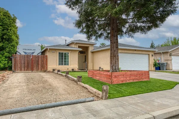 $420,000 | 2658 Santa Ana Avenue, Clovis, CA 93611