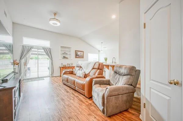 $420,000 | 2658 Santa Ana Avenue, Clovis, CA 93611