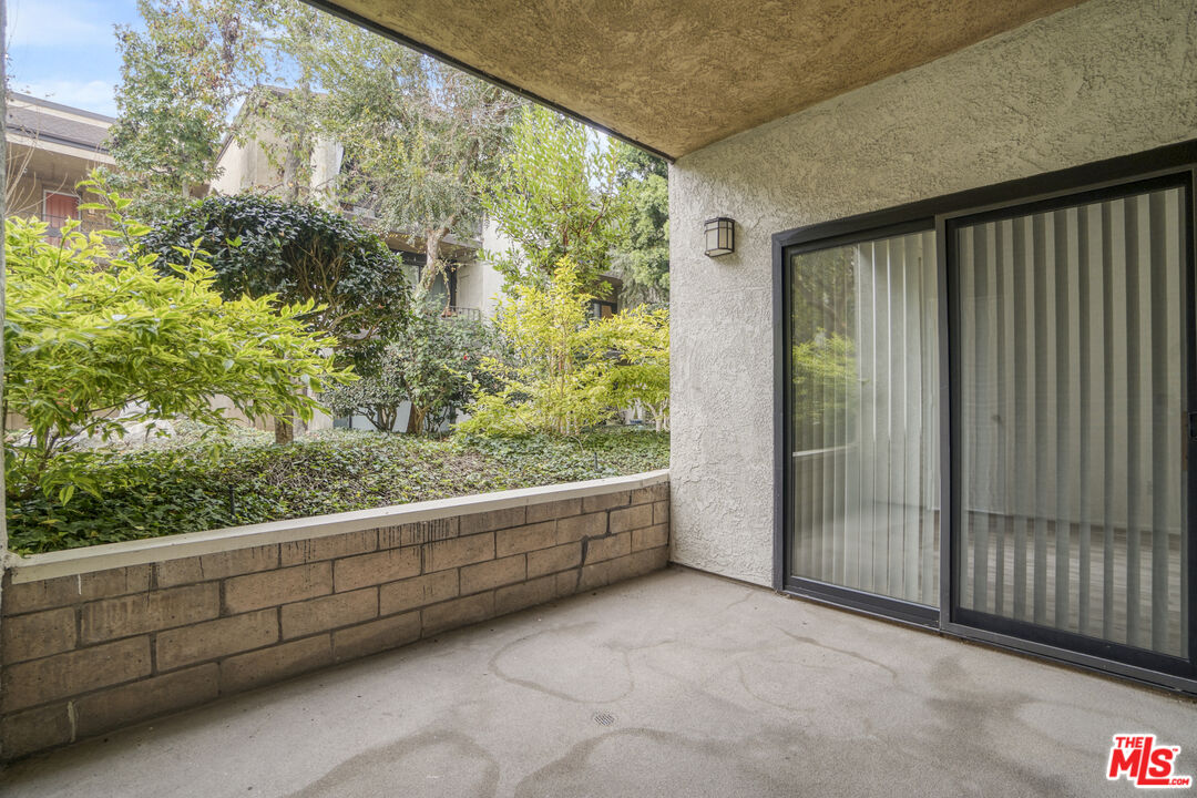 8707 Falmouth Avenue, Unit 101 Playa del Rey, CA 90293 - Photo 12 of 38