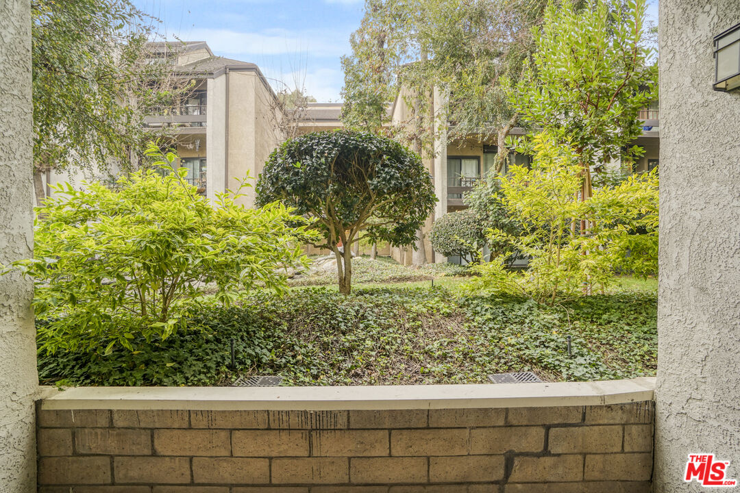 8707 Falmouth Avenue, Unit 101 Playa del Rey, CA 90293 - Photo 14 of 38