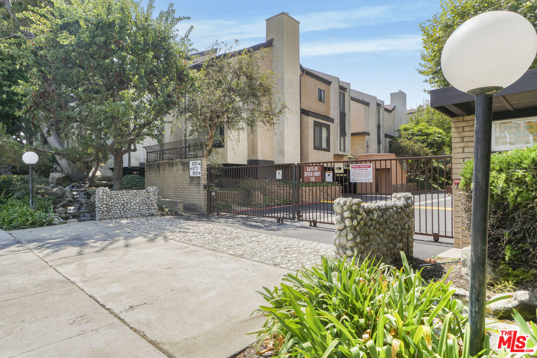 8707 Falmouth Avenue, Unit 101 Playa del Rey, CA 90293 - Photo 31 of 38