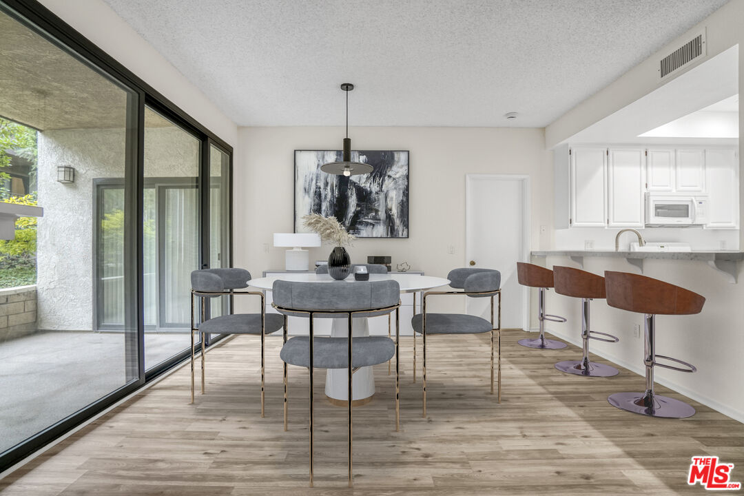 8707 Falmouth Avenue, Unit 101 Playa del Rey, CA 90293 - Photo 6 of 38