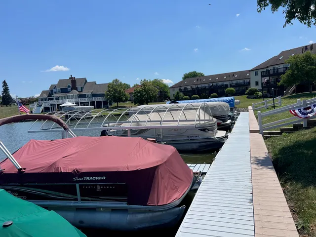 $334,900 | 5065 Spinnaker Lane, Unit D, Crown Point, IN 46307