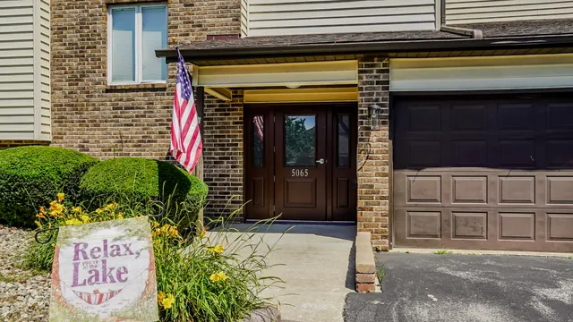 $334,900 | 5065 Spinnaker Lane, Unit D, Crown Point, IN 46307