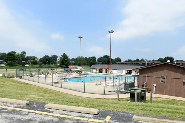 $334,900 | 5065 Spinnaker Lane, Unit D, Crown Point, IN 46307