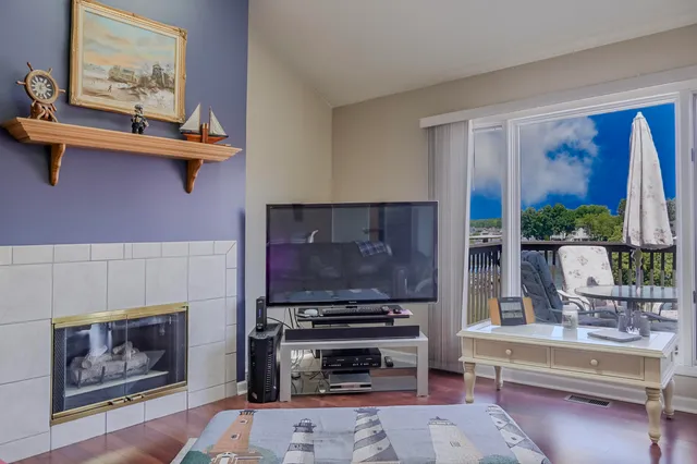 $334,900 | 5065 Spinnaker Lane, Unit D, Crown Point, IN 46307