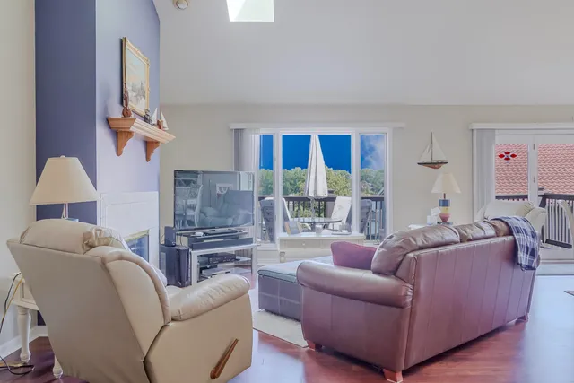 $334,900 | 5065 Spinnaker Lane, Unit D, Crown Point, IN 46307