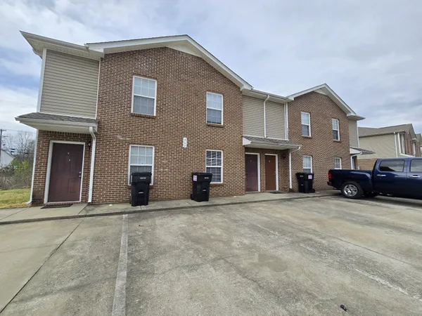 $925 | 808 Oak Arbor Court, Unit B, Clarksville, TN 37040