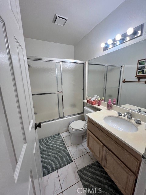 1455 Cresta Road Corona, CA 92879 - Photo 16 of 31 Hall Bathroom