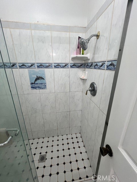 1455 Cresta Road Corona, CA 92879 - Photo 20 of 31 Primary Shower and Loo Room