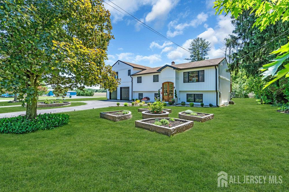 24 Bentley Road Monroe Township, NJ 08831 - Photo 11 of 62 Gallery Image 11