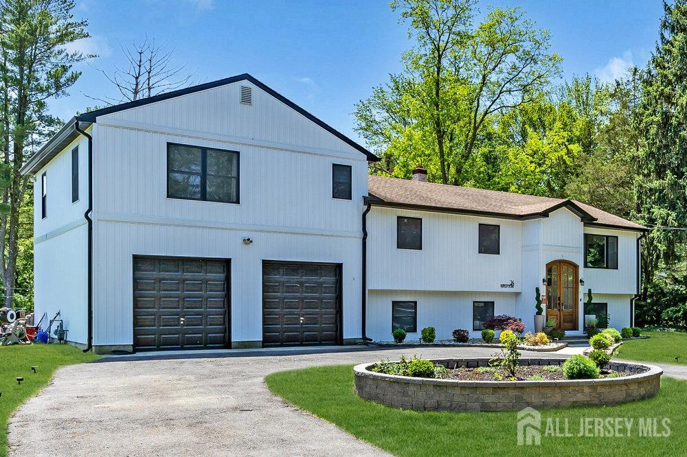 24 Bentley Road Monroe Township, NJ 08831 - Photo 2 of 62 Gallery Image 2