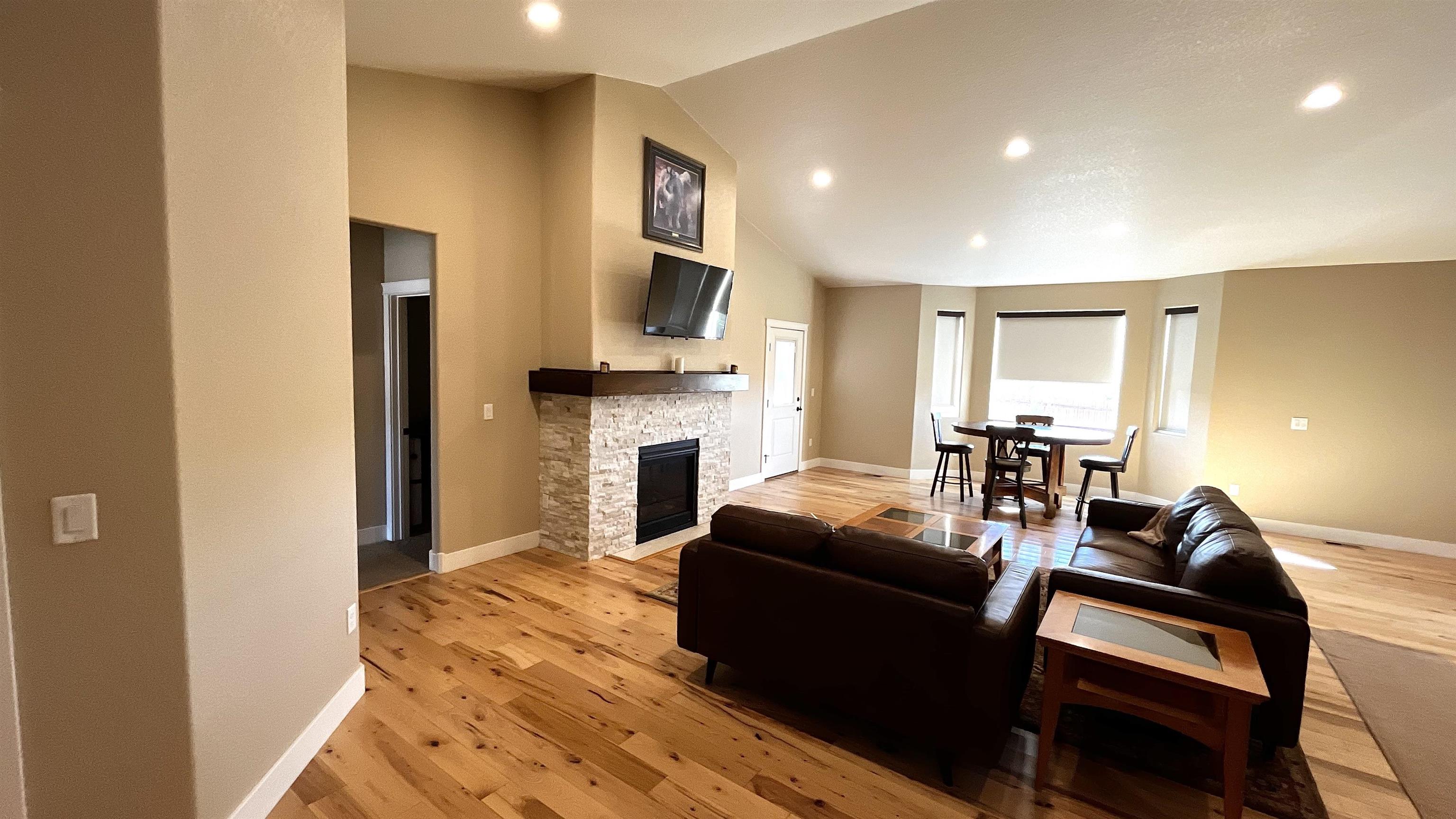 6776 Rogue River Road Casper, WY 82604 - Photo 6 of 40
