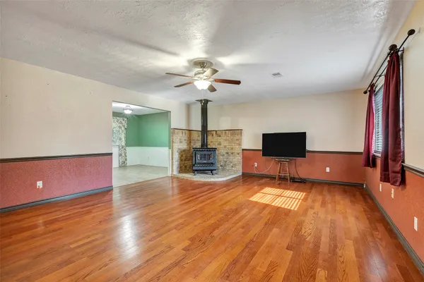 $164,000 | 302 Walnut Cove Road, Onalaska, TX 77360