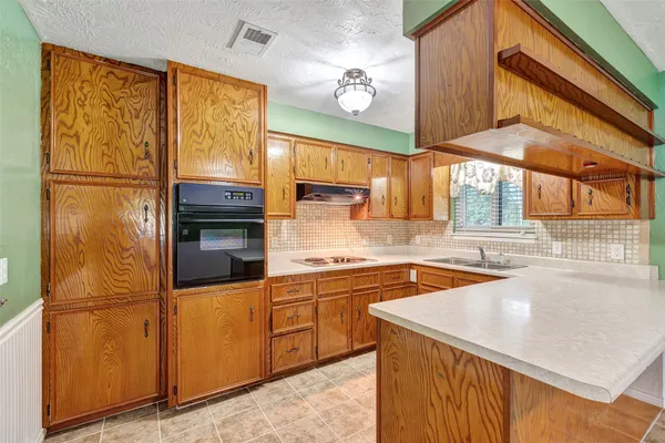 $164,000 | 302 Walnut Cove Road, Onalaska, TX 77360